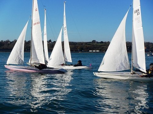Someh?ow Raymo?nd & Col?in got ?through t?o win on the last leg of the final race.